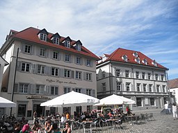 Konstanz domoj am Münsterplatz 5+7 (links Haus zur Kunkel)