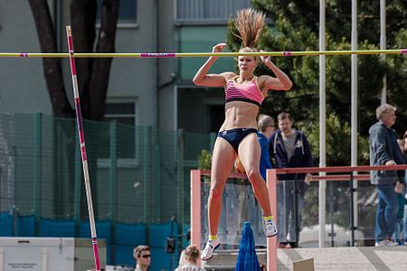 Aneta Moryskova beim Stabhochsprung