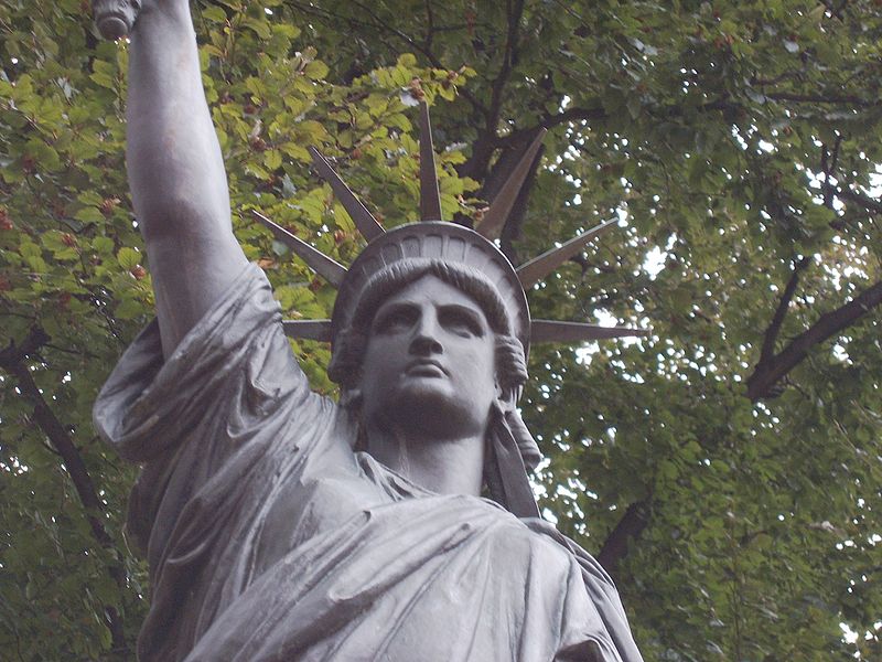 File:Liberty Enlightening the World, Jardin du Luxembourg, 2009-10-10 019.JPG