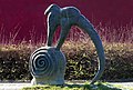 Der Schneckenroller aus der Figurengruppe Schneckenspur (2001) vom Skulpturenweg in Nieder-Olm