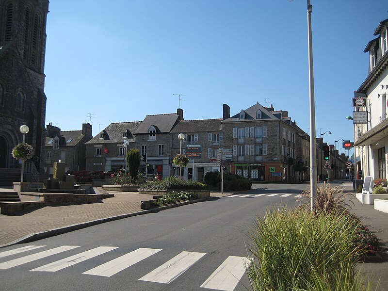 File:Liffré-rue-principale.jpg