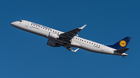 English: Lufthansa Regional (Lufthansa CityLine) Embraer 195LR (ERJ-190-200LR) (reg. D-AEBE, msn 19000350) at Munich Airport (IATA: MUC; ICAO: EDDM). Deutsch: Lufthansa Regional (Lufthansa CityLine) Embraer 195LR (ERJ-190-200LR) (Reg. D-AEBE, msn 19000350) auf dem Flughafen München (IATA: MUC; ICAO: EDDM).