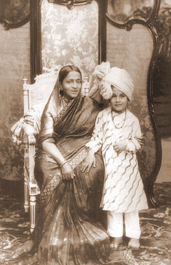 Maharani Vani Vilasa with grandson Jayachamarajendra Wadiyar.jpg