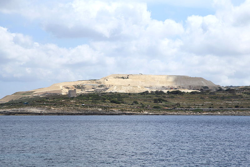 File:Malta - Naxxar - Maghtab Landfill (Ras il-Qawra) 01 ies.jpg