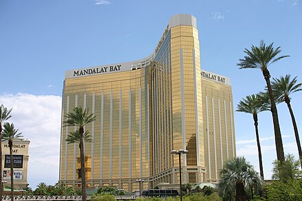 Mandalay Bay Hotel Las Vegas (July 15 2008).jpg
