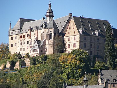 So kommt man zu Marburger Schloß mit den Öffentlichen - Mehr zum Ort Hier