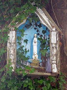 Bestand:Maria_Statue_near_Corofin.jpg