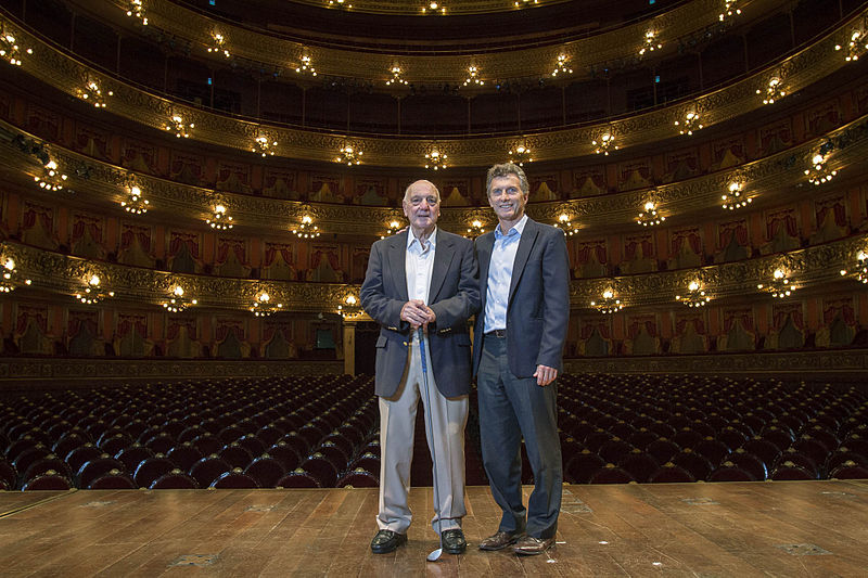 File:Mauricio Macri almorzó con Roberto De Vicenzo (8674395429).jpg