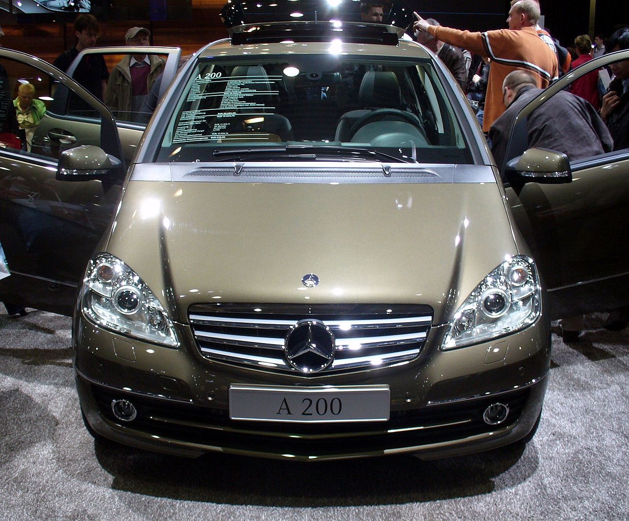 File:Mercedes-Benz W169 A200 Facelift.JPG - Wikimedia Commons