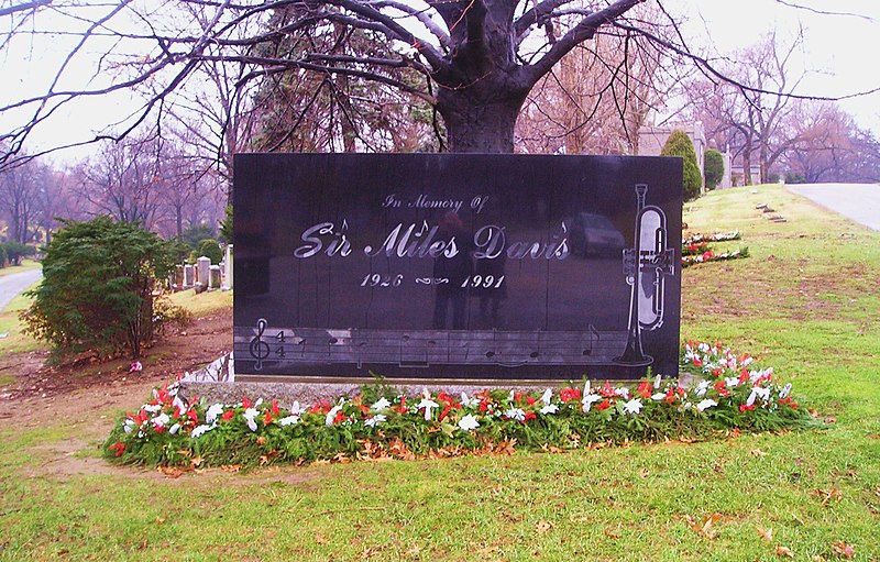 File:Miles Davis grave.jpg