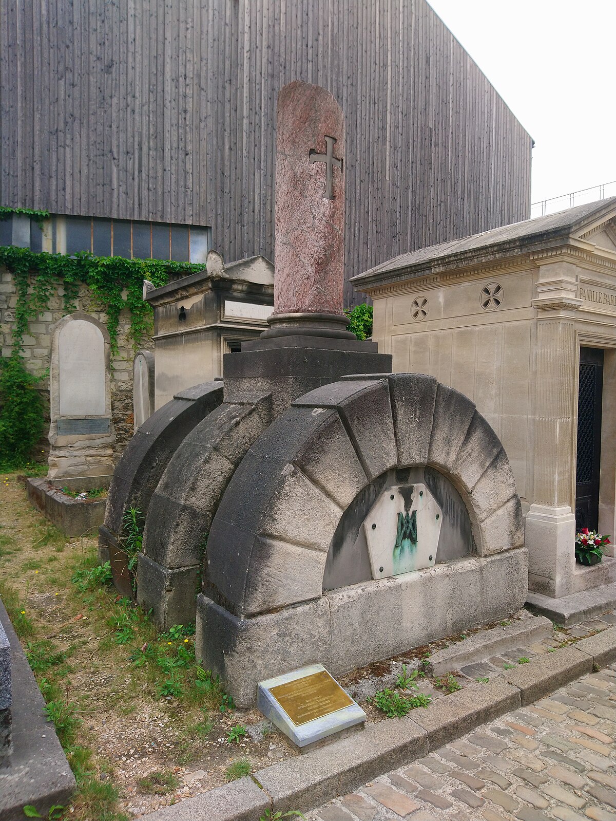 Montferrand's grave in Paris