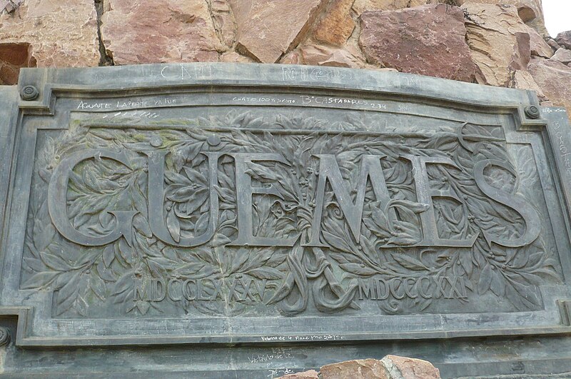 File:Monumento a güemes-detalle frente.JPG