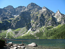 Езерото Морско око във Високите Татри, част от Западни Карпати.