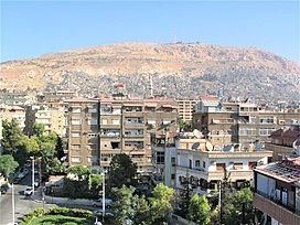 Mount Qasioun in Damascus in 2004.jpg