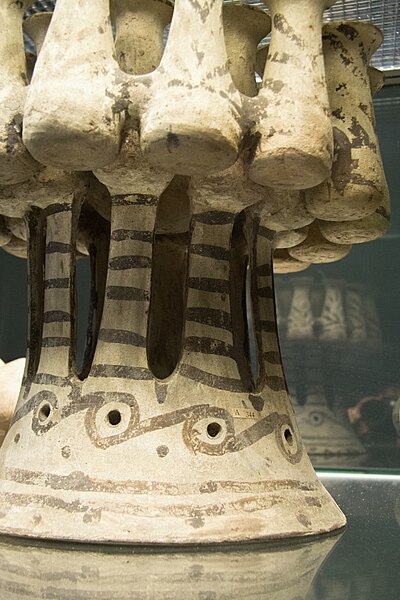 File:Multiple kernos, Cycladic pottery, Phylakopi I, 2300–2000 BC, BM, Cat Vases A344, 142730.jpg