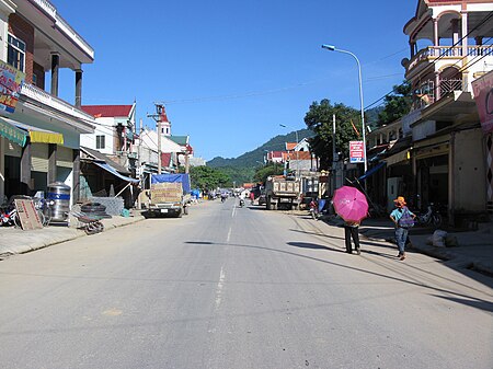 Tập_tin:Muong_Xen_Town.jpg