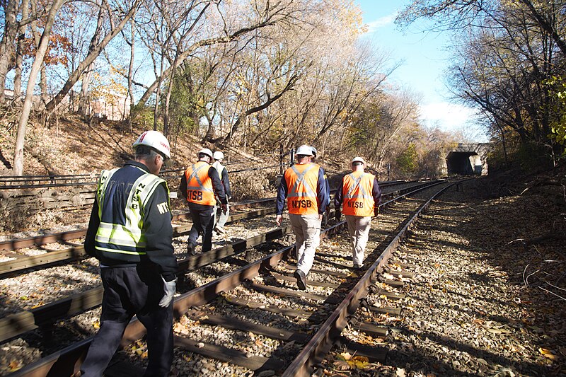 File:NTSB investigation in Chicago, Illinois of Chicago Transit Authority (CTA) Train Collision November 16, 2023 - 4.jpg