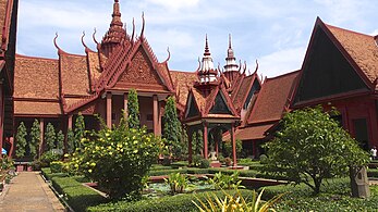 National Museum of Cambodia (12106042416).jpg