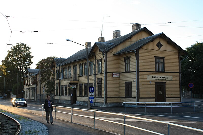 Tiedosto:Near Tallinn train station.jpg