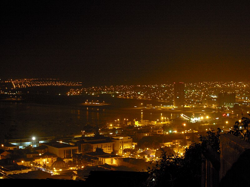 File:Noche en Coquimbo.JPG