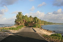 Tuvalu: Navnet, Naturgeografi, Demografi