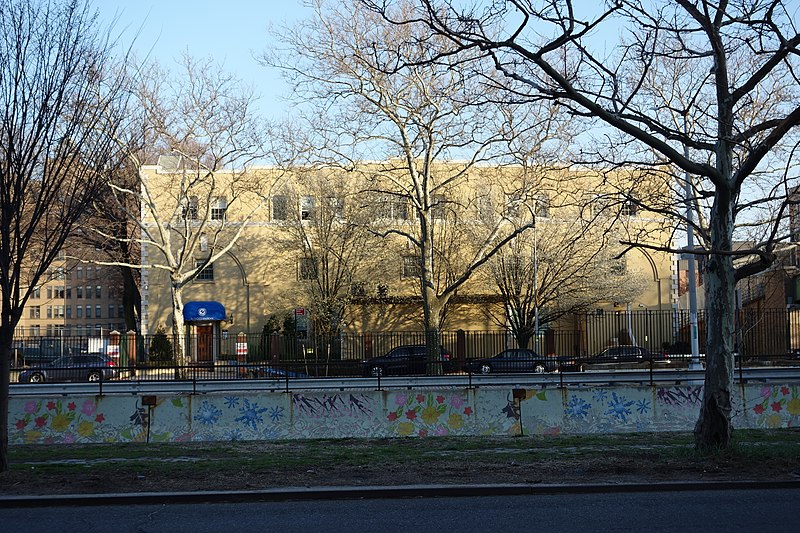 File:Ocean Pkwy Sherman St td (2018-04-18) 02 - 11-23 Ocean Parkway.jpg