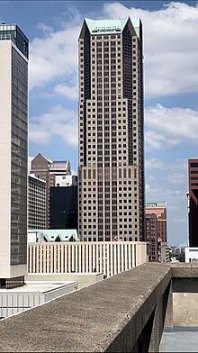One metropolitan square St. Louis.jpg