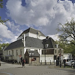 Overzicht op de achterzijde van houten kerk - Amsterdam - 20408272 - RCE.jpg