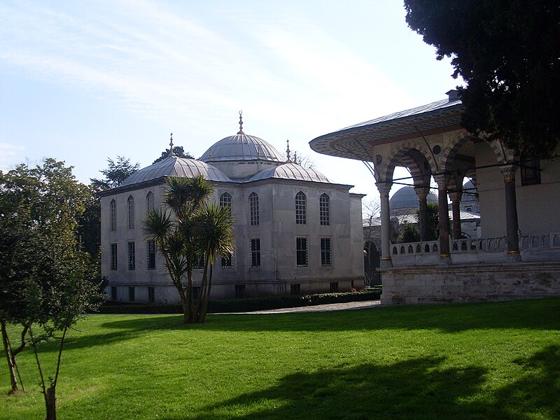File:Palacio de Topkapi, Estambul, Turquía, abril de 2011.JPG