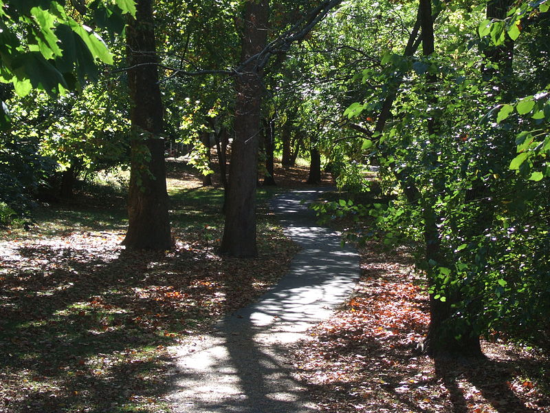 File:Park in Bronxville, New York.jpg