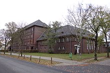 Paul-Dessau-Schule in Zeuthen (Quelle: Wikimedia)