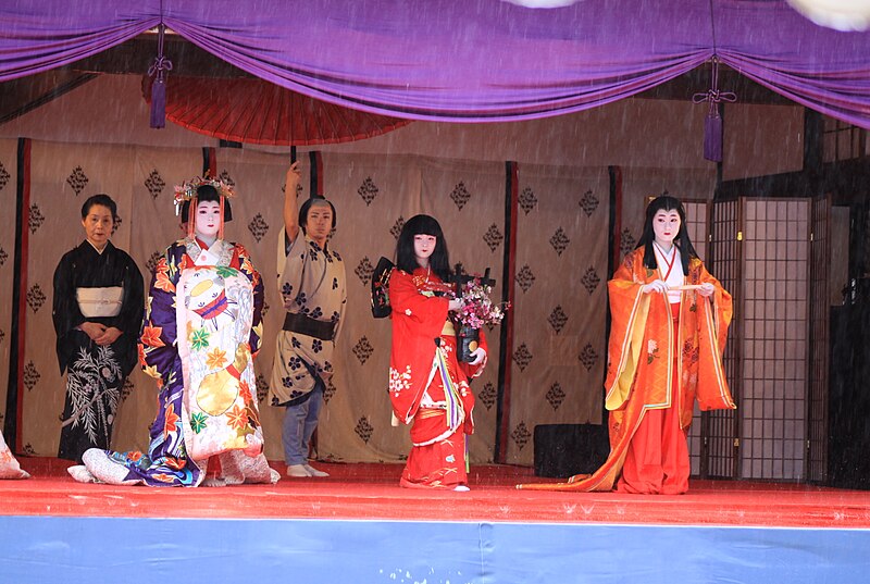 File:Performance at Heike no Sato, Tochigi Prefecture; June 2014 (20).jpg