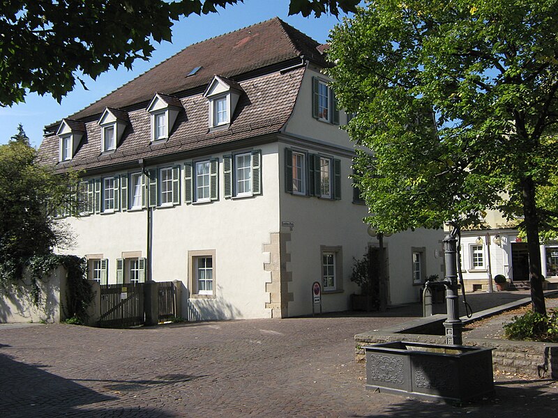 File:Pfullingen Pfarrhaus II.jpg