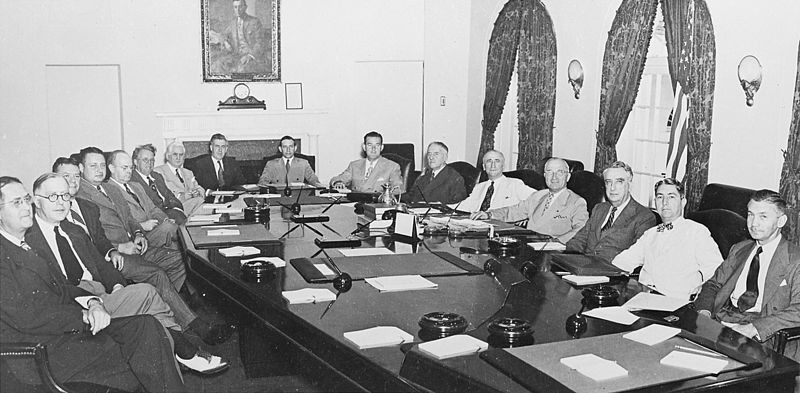 File:Photograph of Truman Cabinet meeting at the White House - NARA - 199145.jpg