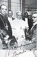 Папа Пій XI, Гульєльмо Марконі та Еудженіо Пачеллі (майбутній Пій XII, ліворуч) на відкритті Радіо Ватикану 12 лютого 1931