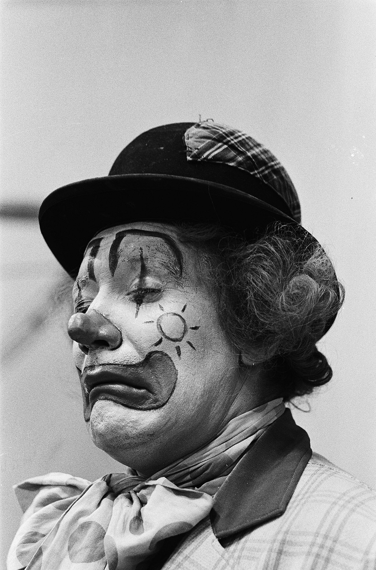 Onheil bijzonder canvas Bestand:Pipo de Clown (Cor Witschge), Bestanddeelnr 915-7060.jpg - Wikipedia