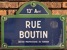 Voir la plaque.