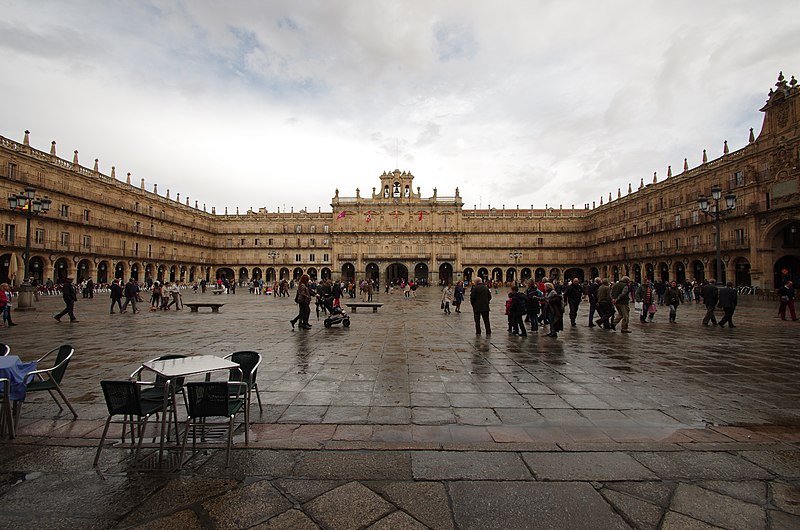 File:Plaza Mayor de Salamanca después de la lluvia.JPG