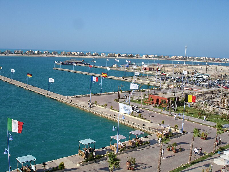 800px-Porto_Marina_%28El_Alamein%29.jpg