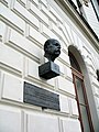 Busta a deska s výrokem T. G. Masaryka