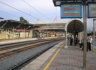 <span class="mw-page-title-main">Rawang railway station</span> Train station in Malaysia