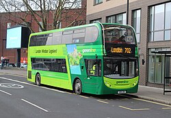 Автобусы для чтения Greenline 702 GO11 LDN 1208, Hammersmith Bridge Road 13.1.18.jpg