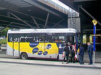 Midibus du réseau de transports à la demande Filéo, exploité par les CIF et desservant Roissypôle depuis les communes adhérentes.