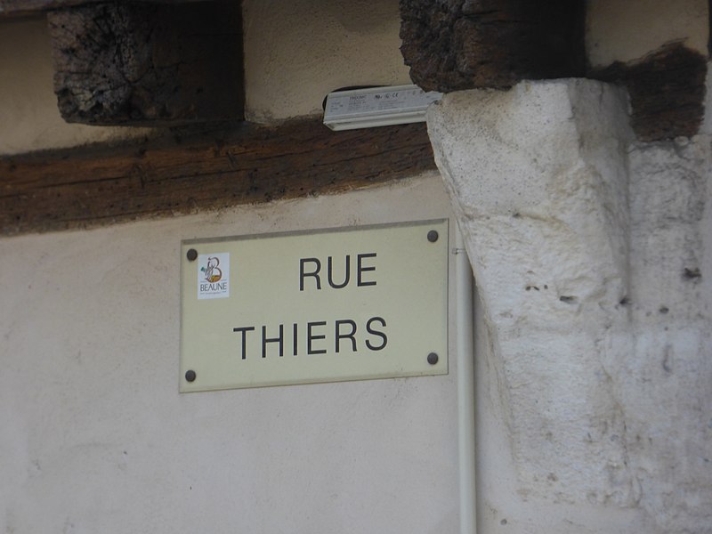 File:Rue Thiers, Beaune - road sign (35450302792).jpg