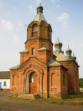 Вид на фасад здания церкви