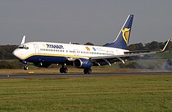 Ryanair Boeing 737-800 EI-CSW.jpg