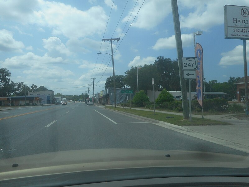 File:SB US 129 near FL 247; Left Arrow; Branford.jpg