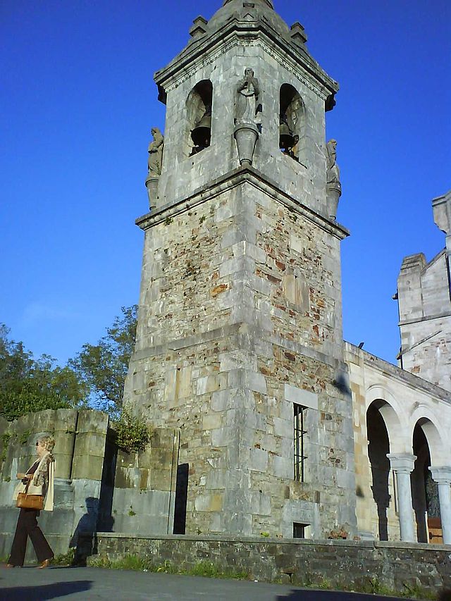 A torre d'o santuario d'Urkiola, en Abadiño