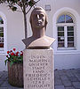 Schiller Monument Oggersheim 2.jpg