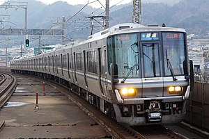 223系2000番台による湖西線普通列車（2018年1月5日 唐崎駅）